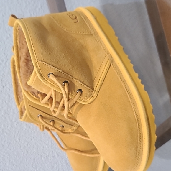 NWOT UGG Neumel ll amber boot gold mustard color size 5 & 6 - Picture 5 of 9